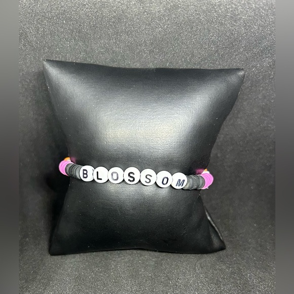 Blossom (The Powerpuff Girls) Heishi Bracelet - Picture 1 of 11